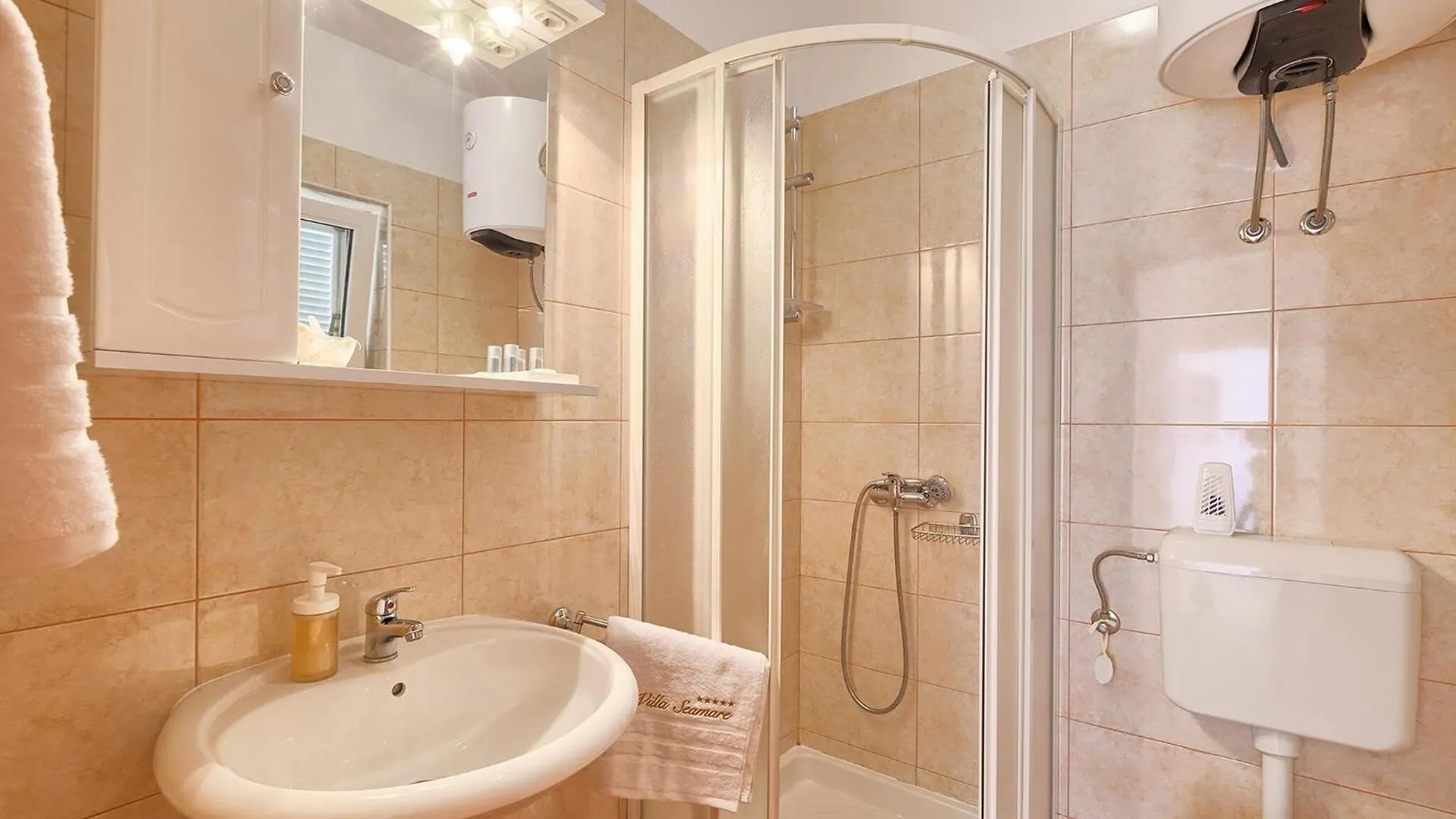 Nice Apartment In Stinjan With Wifi 0*,