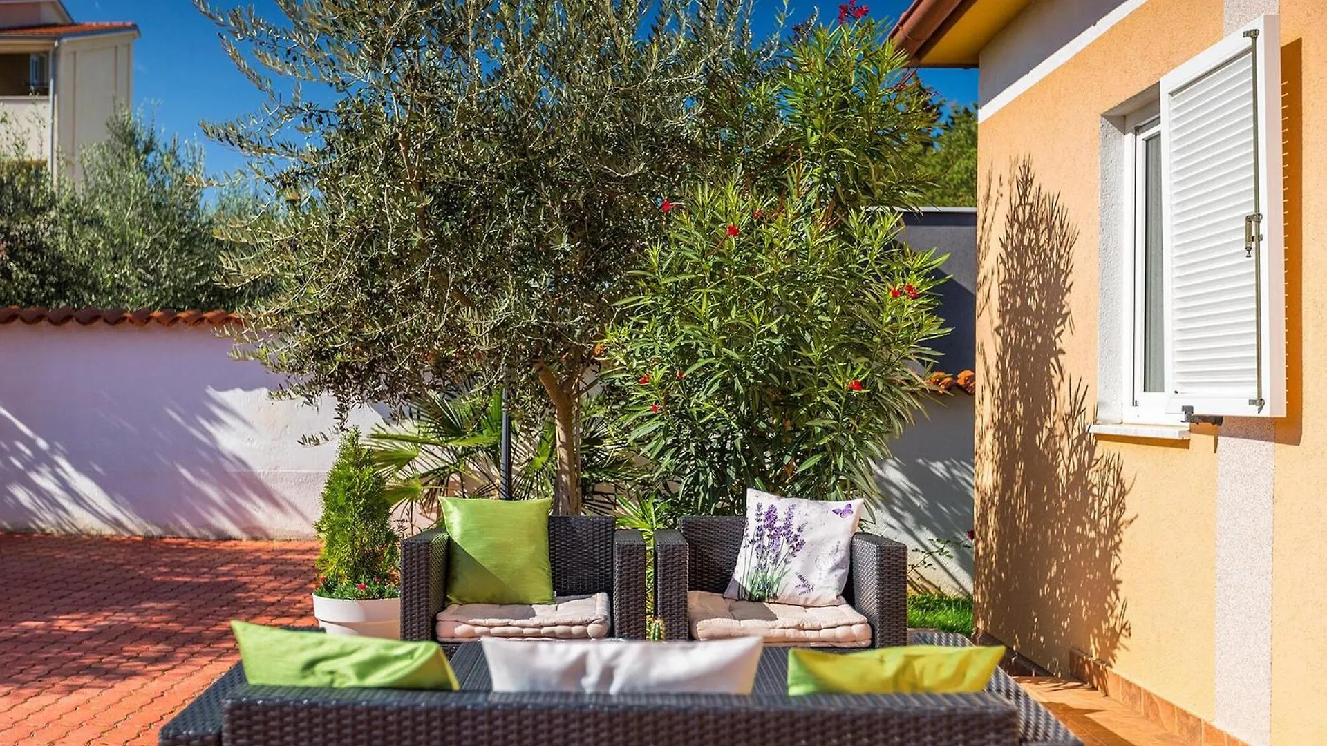 Nice Apartment In Stinjan With Wifi