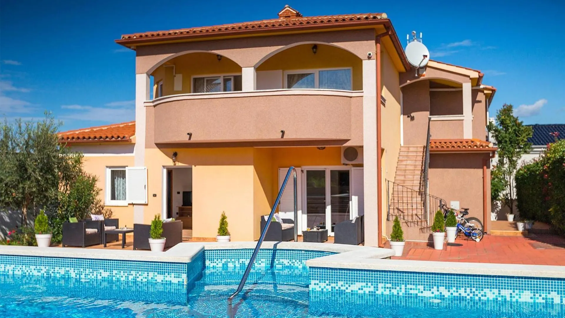 Nice Apartment In Stinjan With Wifi