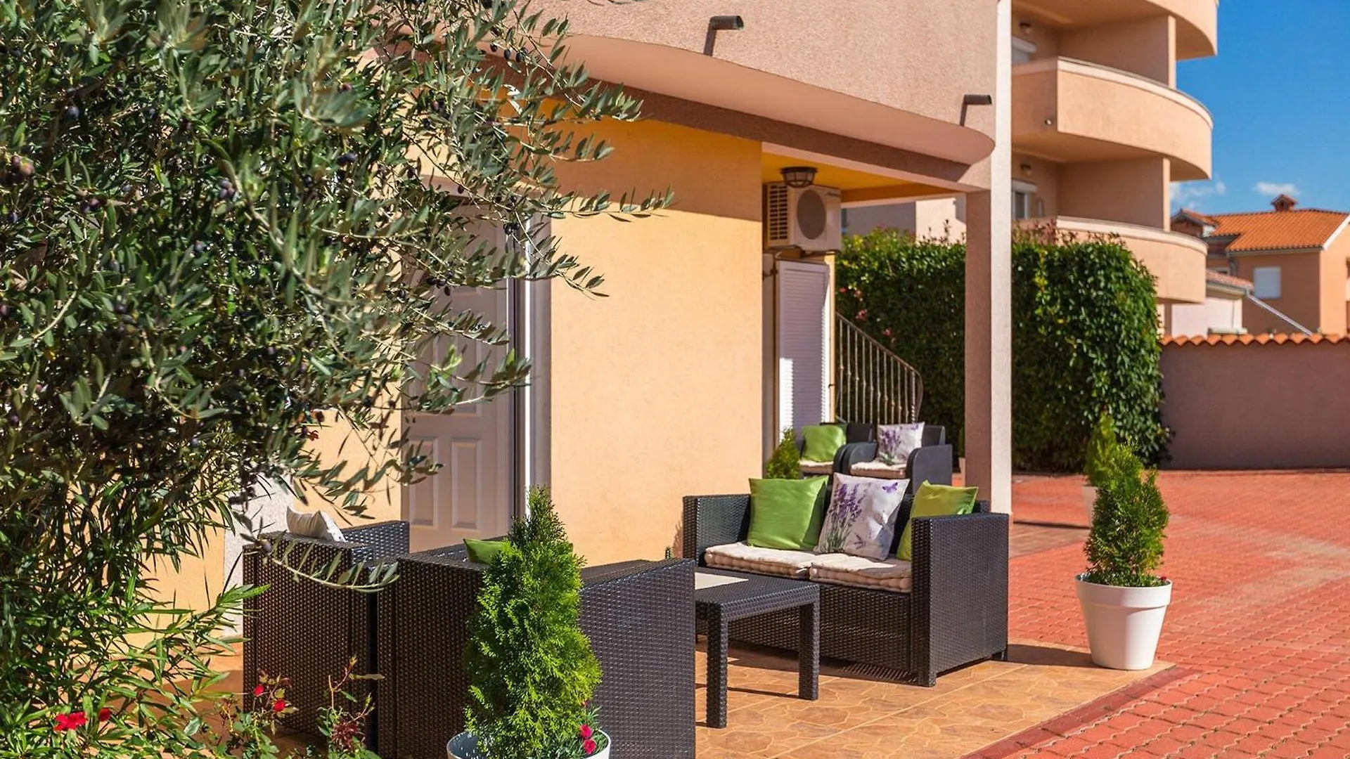 Nice Apartment In Stinjan With Wifi
