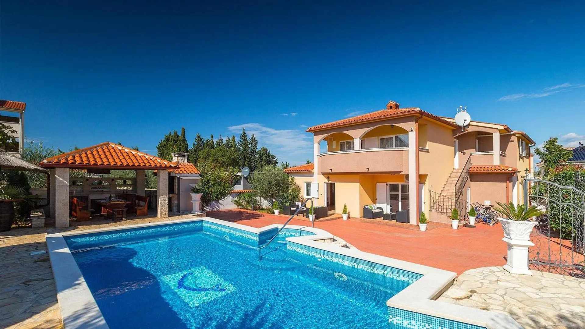 Nice Apartment In Stinjan With Wifi